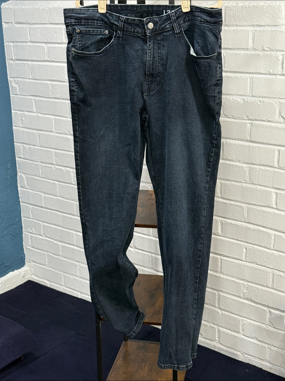 Izod Men's Black Slim Straight Jeans